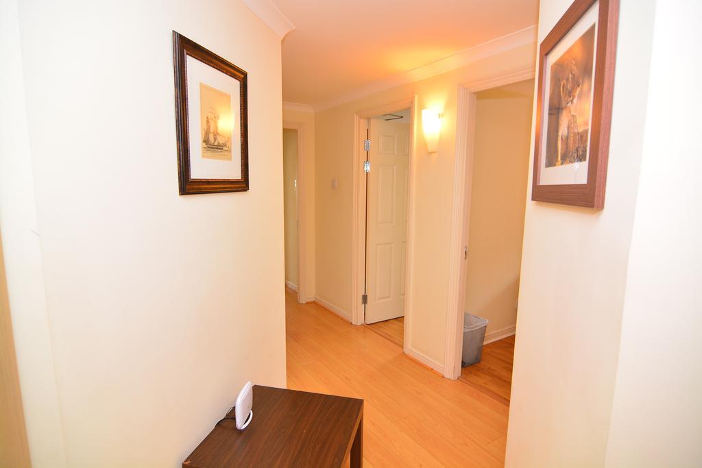Apartment Wharf - Meridian Place Barking  Extérieur photo