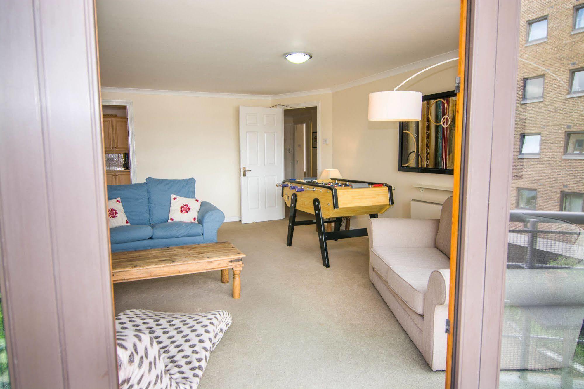 Apartment Wharf - Meridian Place Barking  Extérieur photo