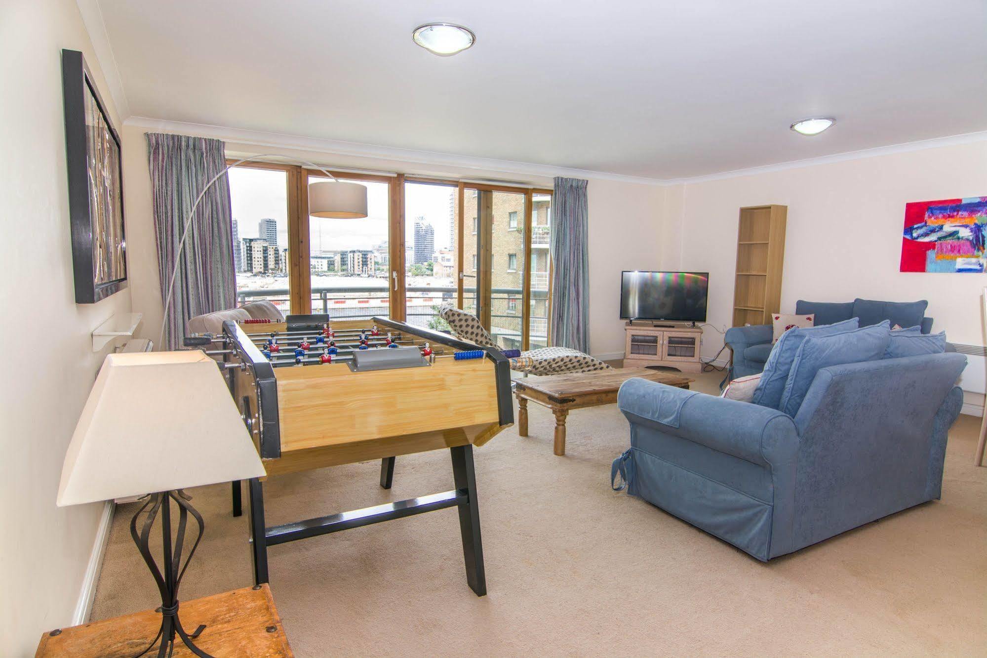 Apartment Wharf - Meridian Place Barking  Extérieur photo