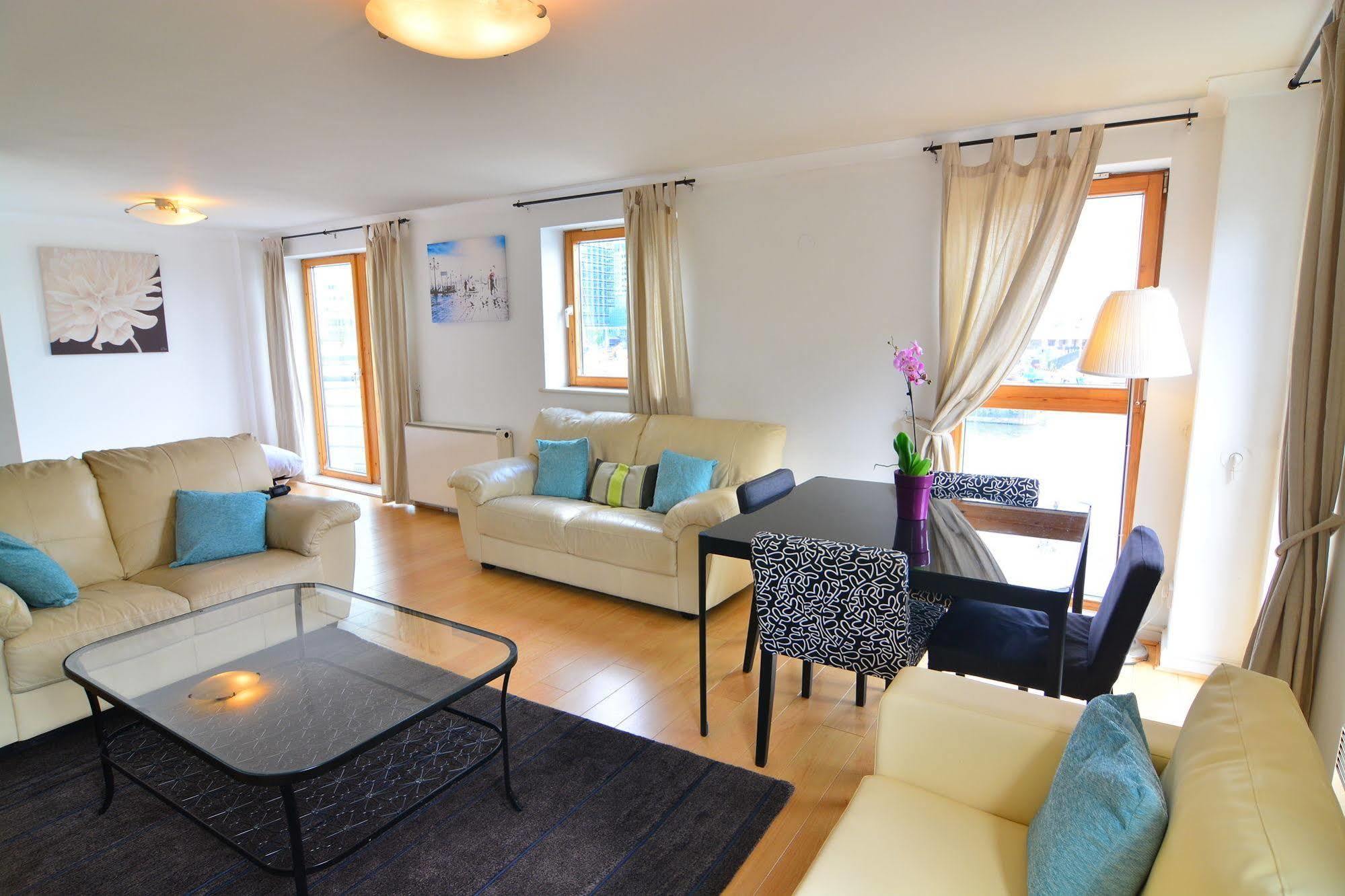 Apartment Wharf - Meridian Place Barking  Extérieur photo