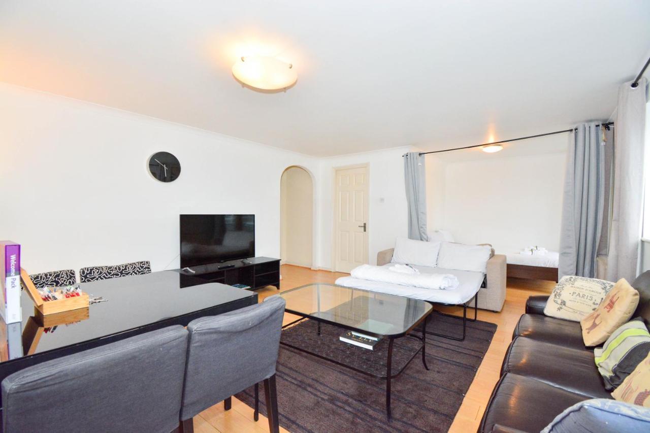Apartment Wharf - Meridian Place Barking  Extérieur photo