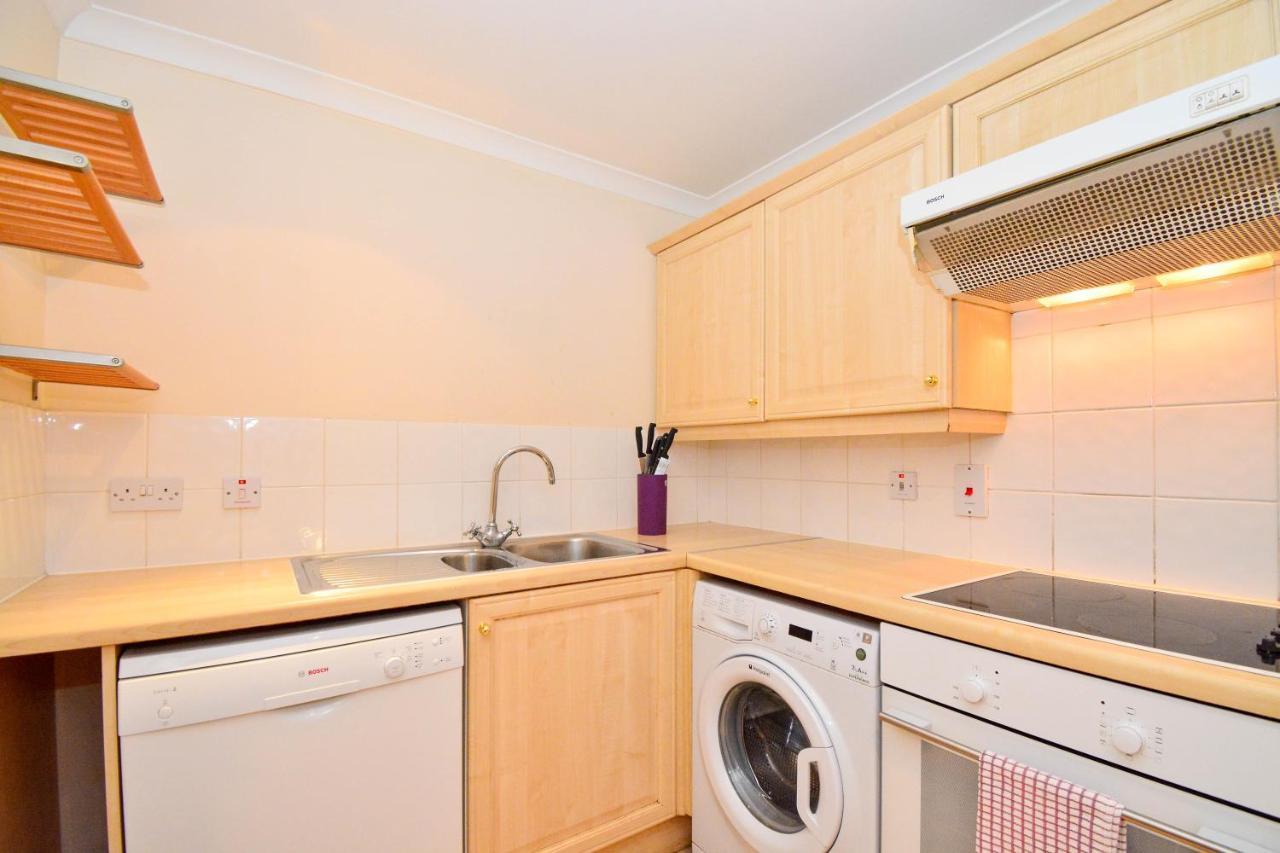 Apartment Wharf - Meridian Place Barking  Extérieur photo