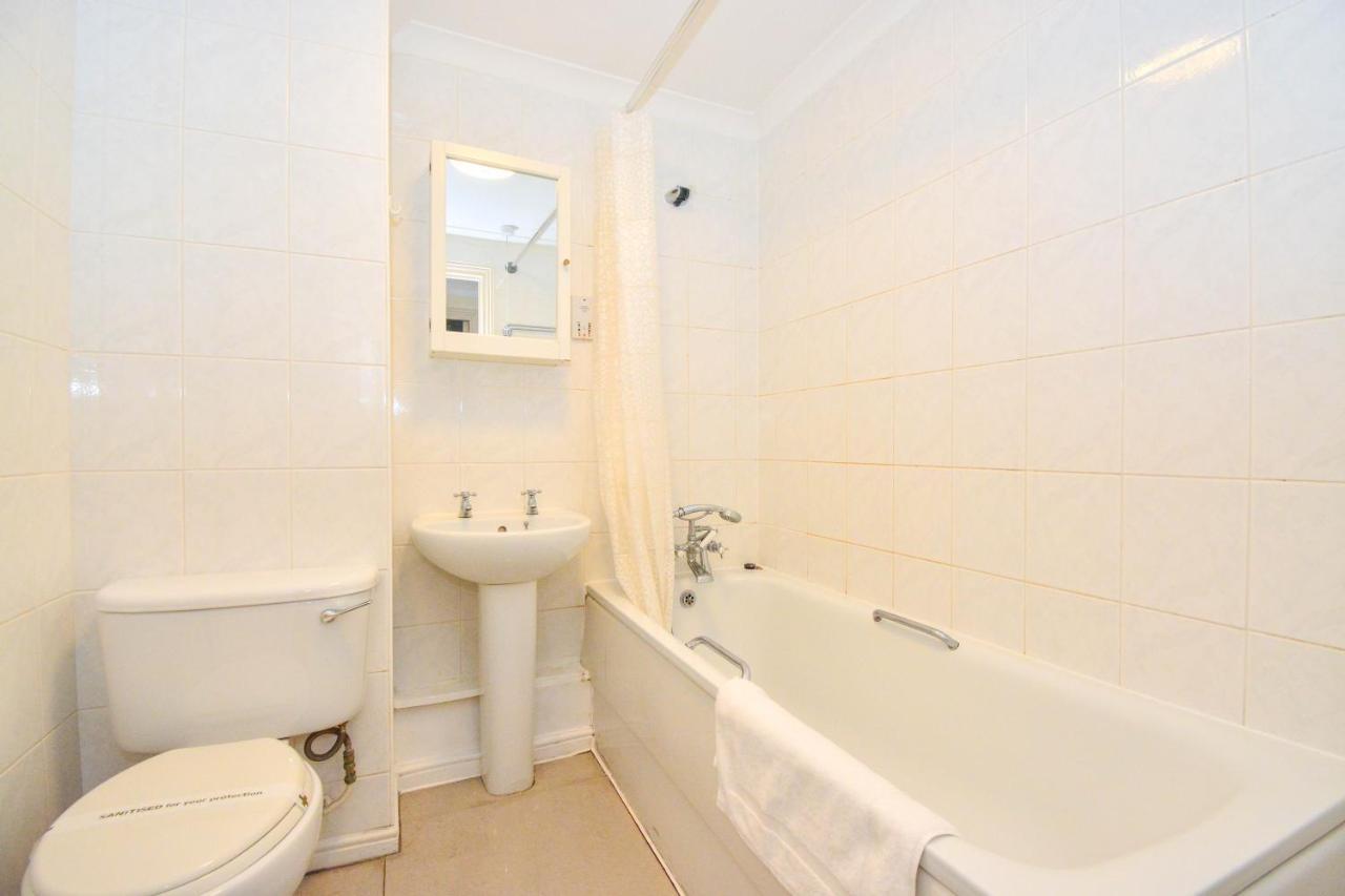 Apartment Wharf - Meridian Place Barking  Extérieur photo