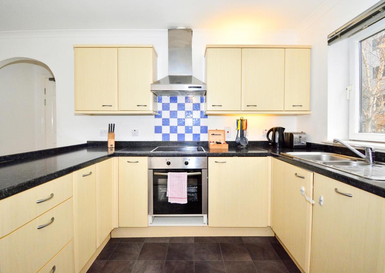 Apartment Wharf - Meridian Place Barking  Extérieur photo